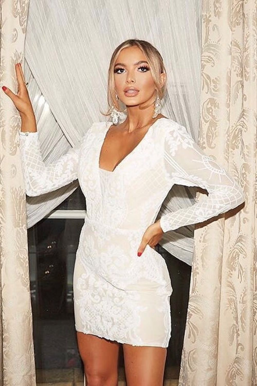 Secrets White Long Sleeve V Back Floral Mesh Plunge Sequin Dress